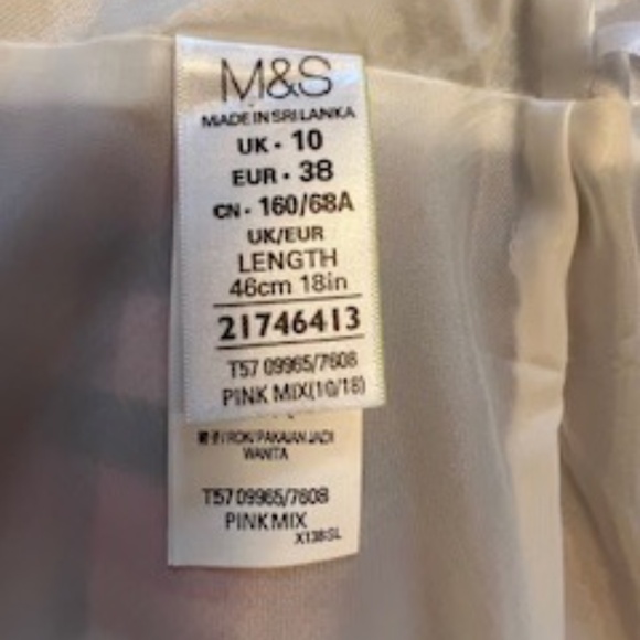 M&S plaid mini skirt - Picture 5 of 10